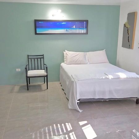 Amharic Hotel Кингстън Екстериор снимка