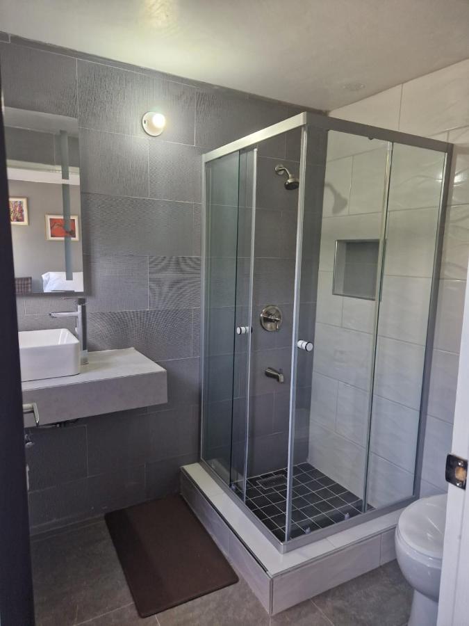 Amharic Hotel Кингстън Екстериор снимка