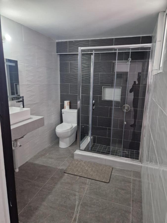 Amharic Hotel Кингстън Екстериор снимка
