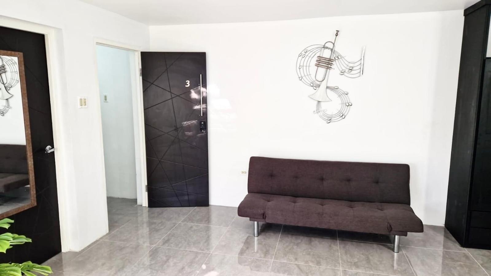 Amharic Hotel Кингстън Екстериор снимка